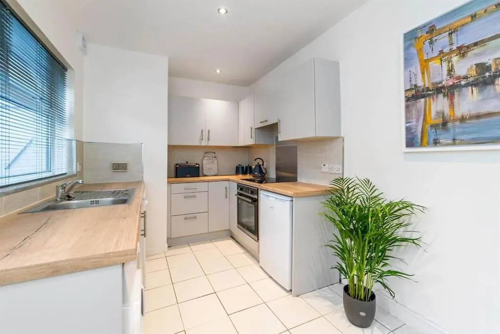 Belfast Newly Refurbished 3 Bed House Apartment United Kingdom